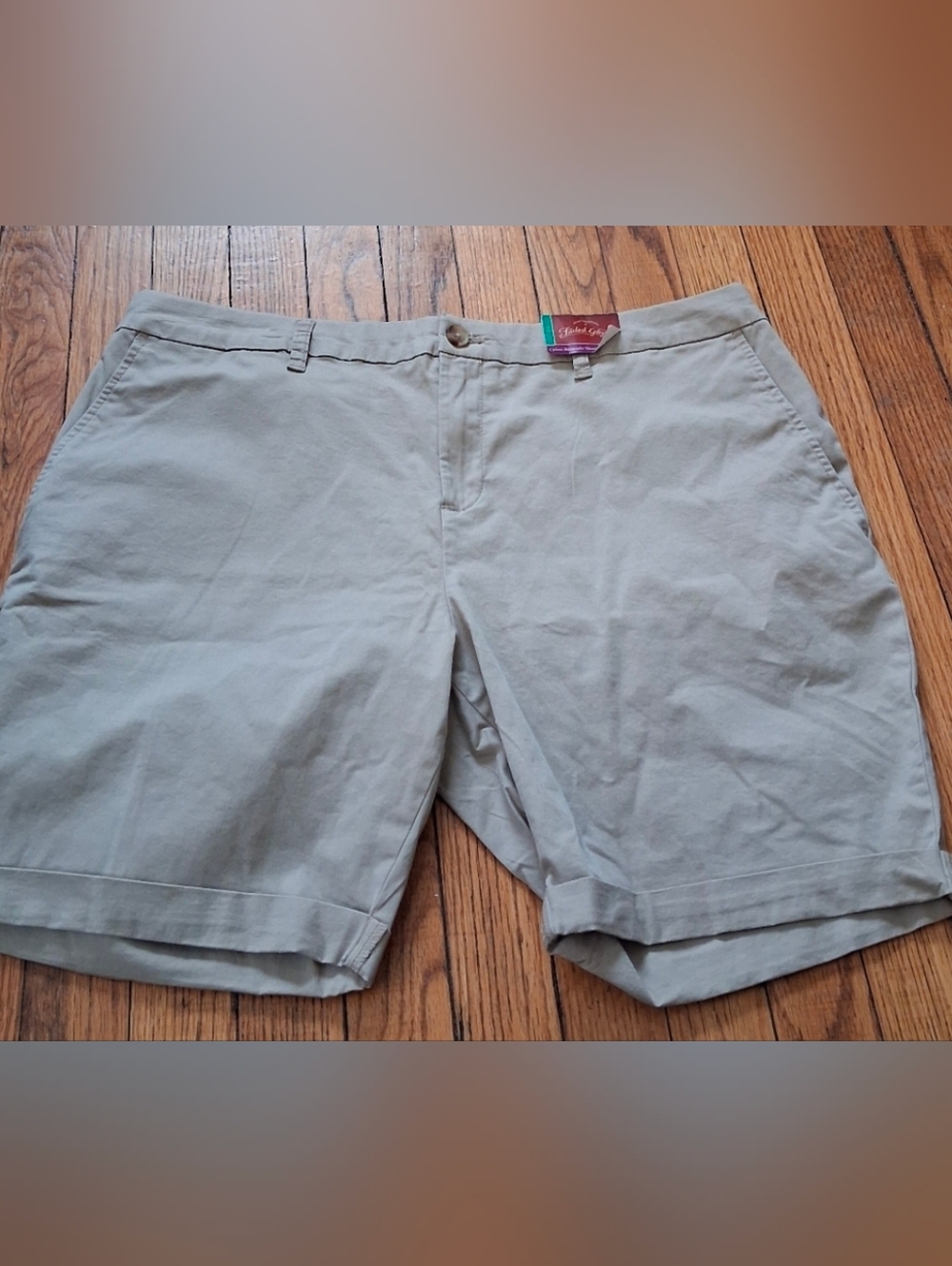 Faded Glory - Women's Beige/Khaki Chino Cuffed Bermuda Shorts. Size 16. NWT